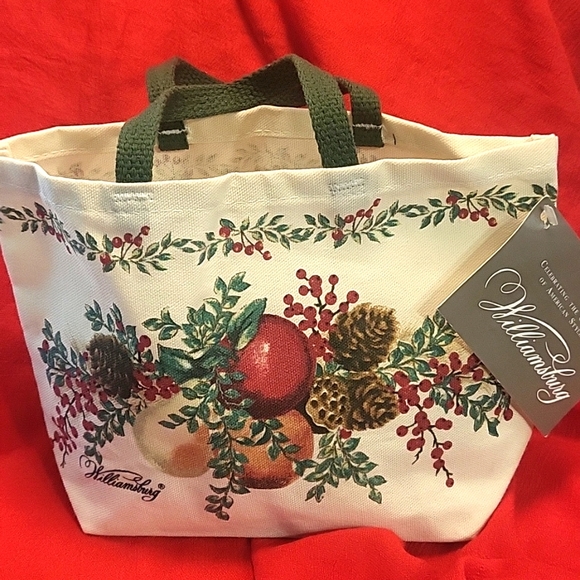 Williamsburg Boxwood & Pine Small Bag - Picture 2 of 4